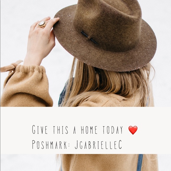 Brandy Two Piece Set: Skirt&Top in Tan Size Sm - Picture 6 of 6